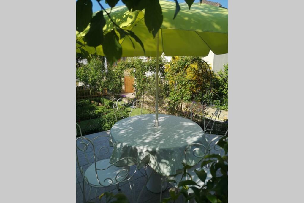 La Roseliere Maison Plain Pied Confortable Belle Decoration Jardin Magnifique 10 Mn A Pied Centre Ville Bayeux Proche Plages Du Debarquement Екстериор снимка