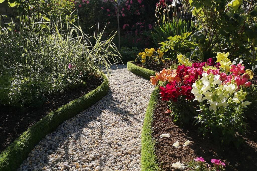La Roseliere Maison Plain Pied Confortable Belle Decoration Jardin Magnifique 10 Mn A Pied Centre Ville Bayeux Proche Plages Du Debarquement Екстериор снимка
